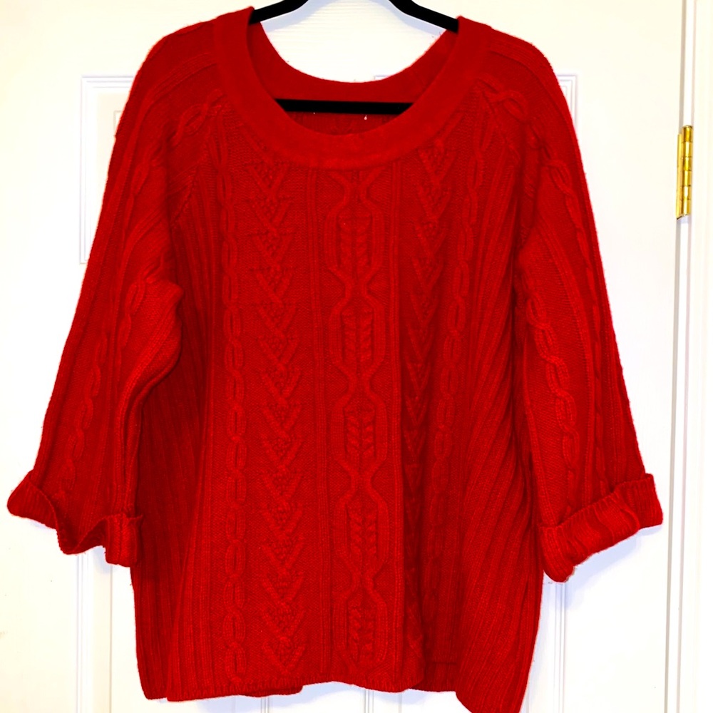 EUC Red Cable Knit 3/4 Sleeve Sweater ❤️